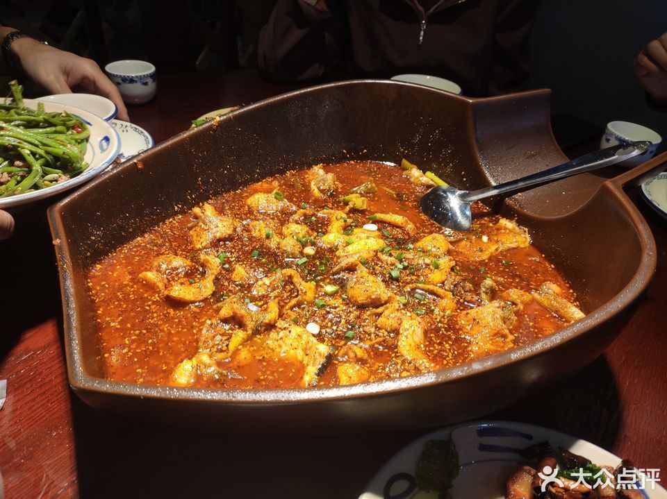 土坛酸菜钳鱼图片