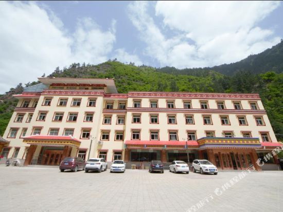 迭部俄界国际大酒店
