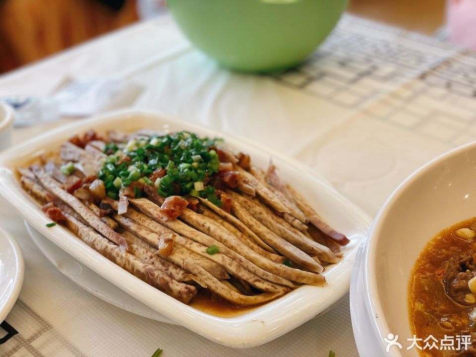 腊味蒸芋丝图片