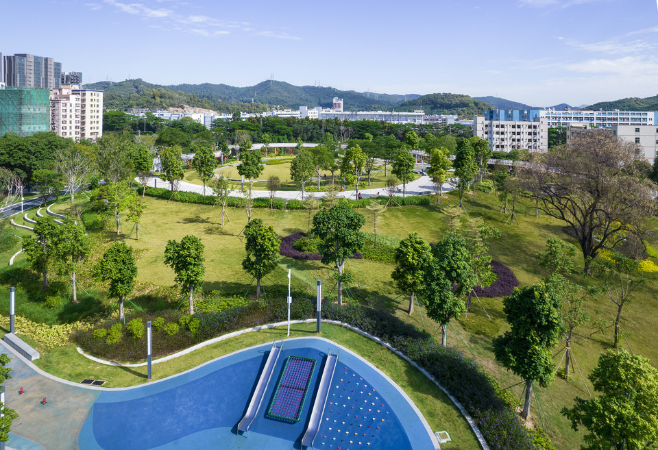 在哪裡,在哪兒):深圳市光明區馬田街道振明路璟悅軒東南角小巨蛋公園