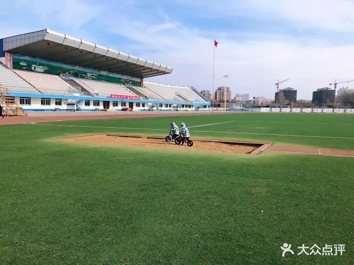 在哪,在哪里,在哪儿):阜新市海州区街心路与工农路交汇处东南博鳌体育