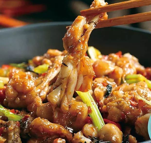 两只牛蛙火锅店图片