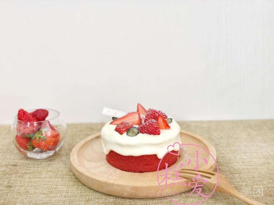 网红红丝绒草莓奶盖流心图片