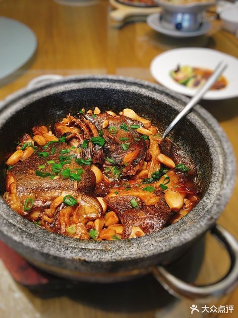 石锅碟鱼头图片