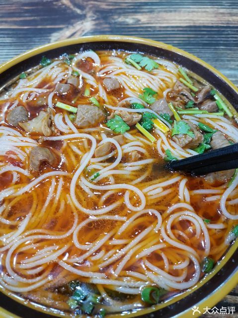 红烧肥肠米线图片