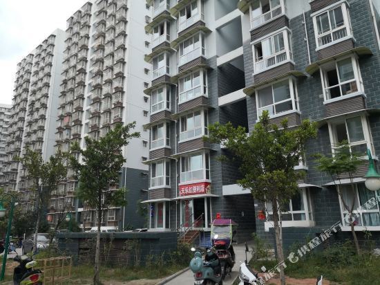 凉山邛海湿地迎客松精品度假民宿套二南坛(海宴路分店)图片