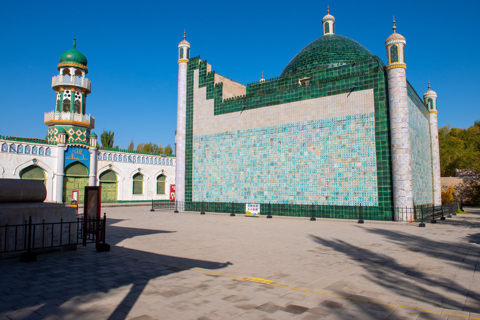 在哪儿):哈密市巴里坤哈萨克自治县兵团红山农场天山路兰州湾子古城
