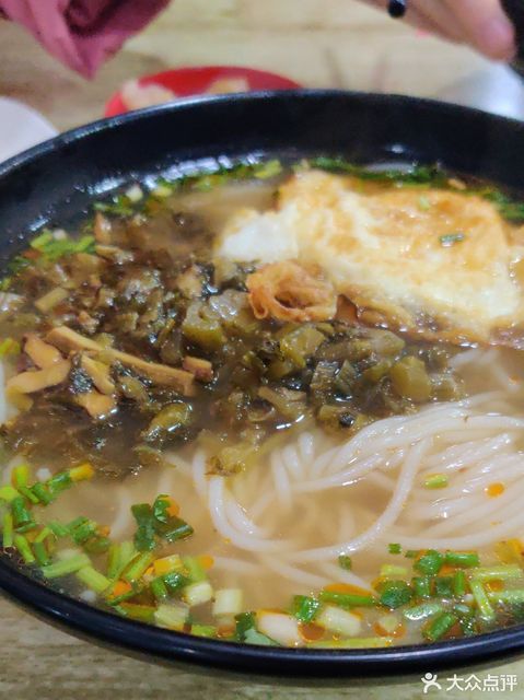 雪菜肉丝米线图片