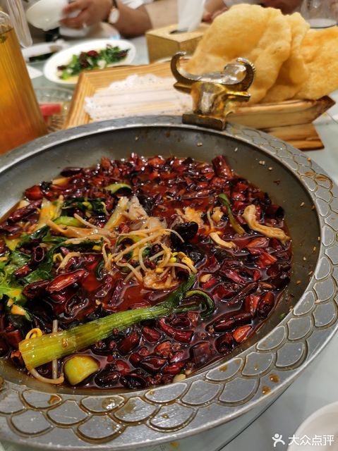 在哪里,在哪儿):宝鸡市渭滨区和谐路(朴西新城佳苑)电话:柒号餐厅