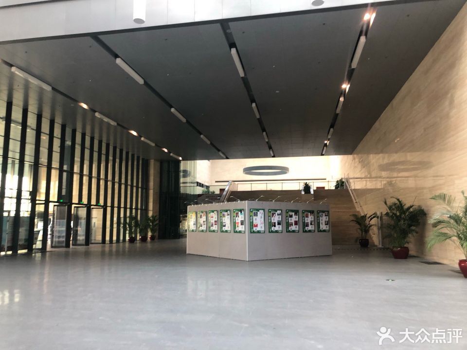 天津市河西區柳林街道珠江道25號天津財經大學北區-逸夫圖書館電話