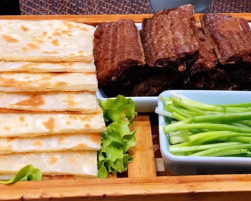 烙饼卷带鱼图片