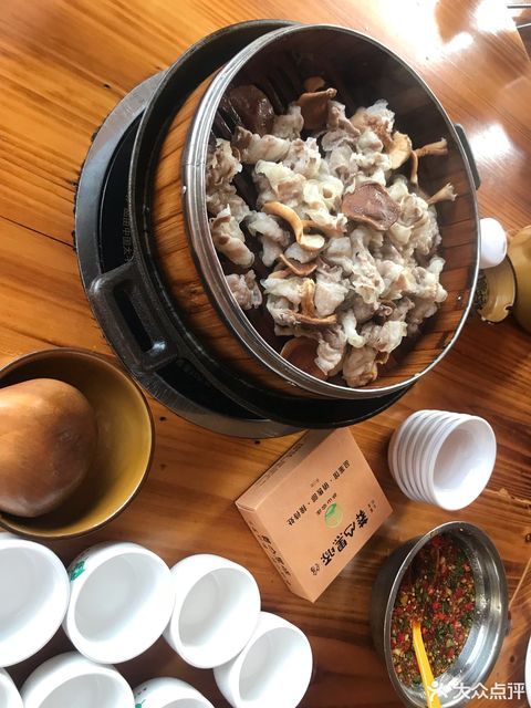 土里巴吉莽山黑豚馆