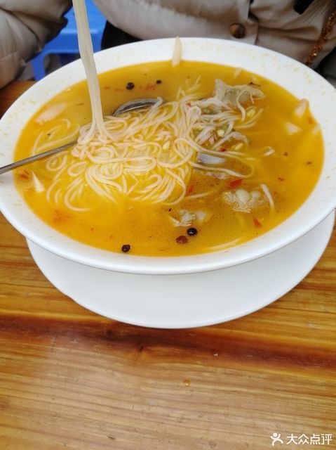 吊脚楼米线图片