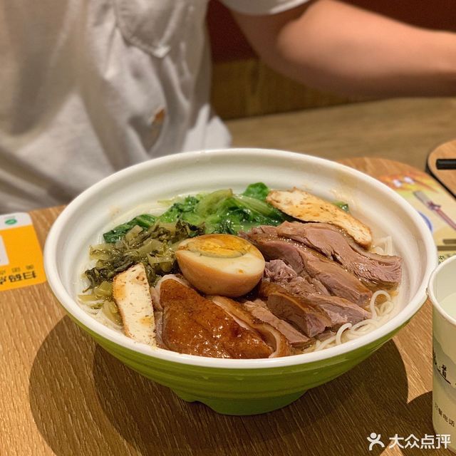 招牌鹅肉饭图片