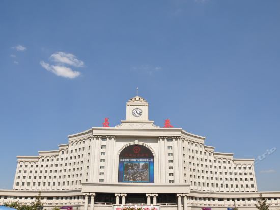 哪儿):长春市宽城区火车站万达三号公寓长春万达伐木累酒店式公寓电话