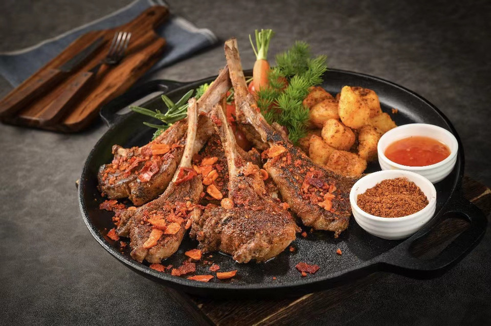 炙烤香草新西兰六肋羊排图片