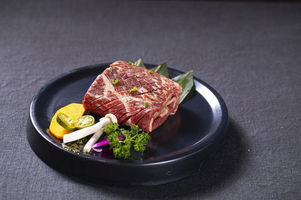 传统调味牛排图片