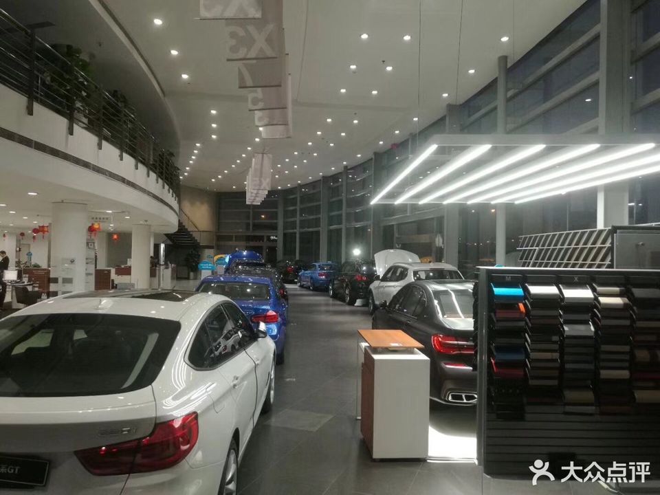 在哪,在哪里,在哪儿):上海市闵行区华翔路255号电话:宝马上海宝信4s店