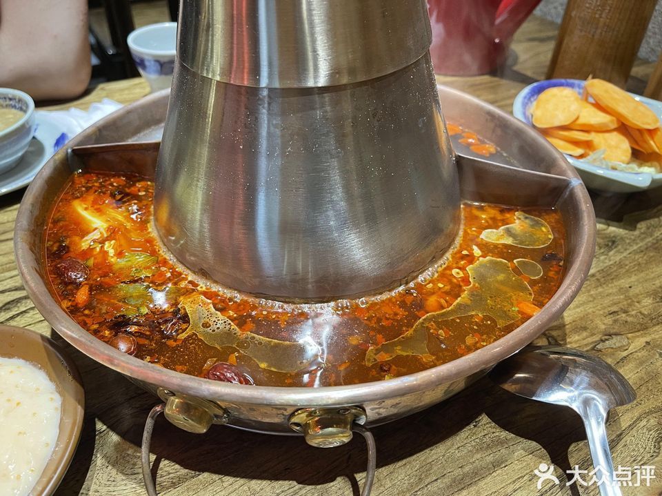 东镇老火锅黄岛隧道店