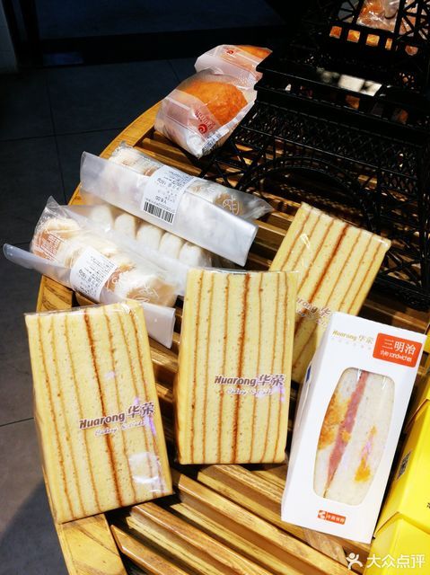 双层芝士奥利奥蛋糕推荐菜:介绍:地址(在哪里):华荣西饼(永安二店)