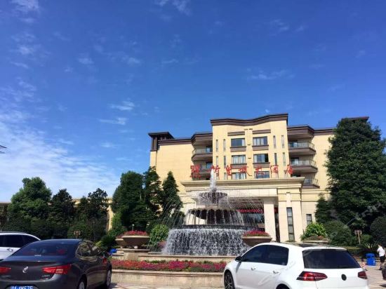 在哪,在哪里,在哪儿):成都市双流区黄甲大道299号电话:松源商务酒店