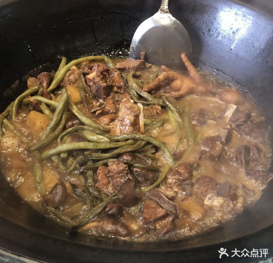 铁锅炖土鸡图片