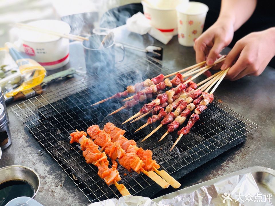 黄大仙桃花源烧烤美食广场