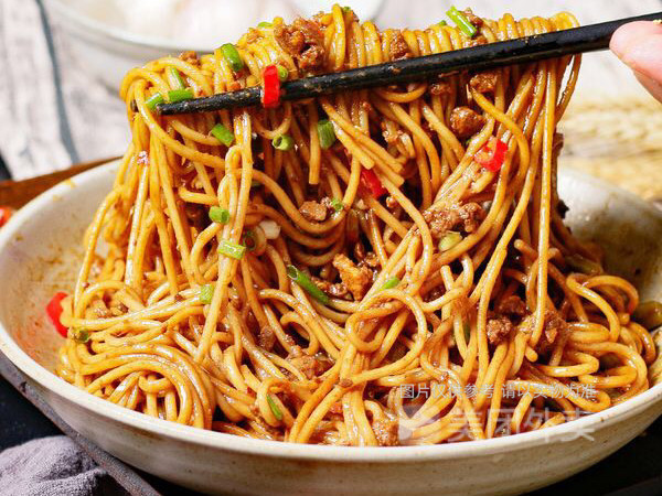 炸酱面图片