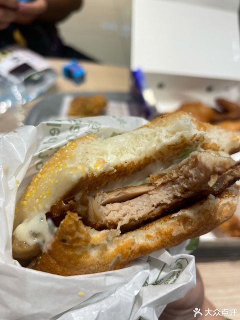 原味板烧鸡腿堡图片