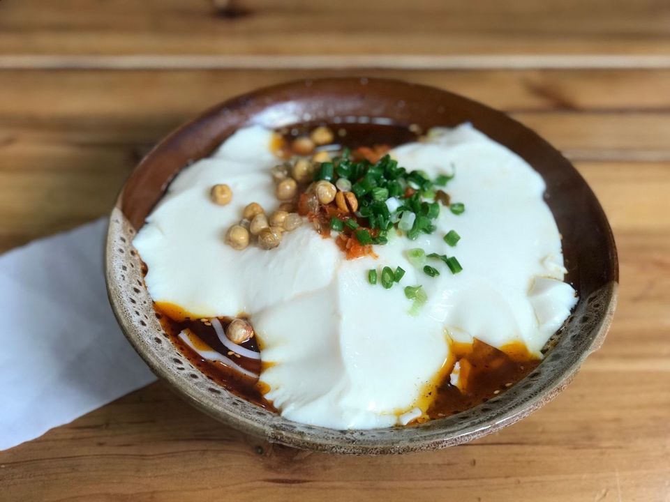 地址(在哪里):特色豆花面(协信广场店)位于重庆市长寿区凤城向阳路2号