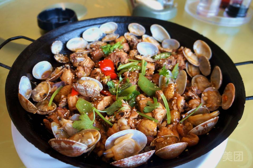 铁锅鸡焖蛤图片