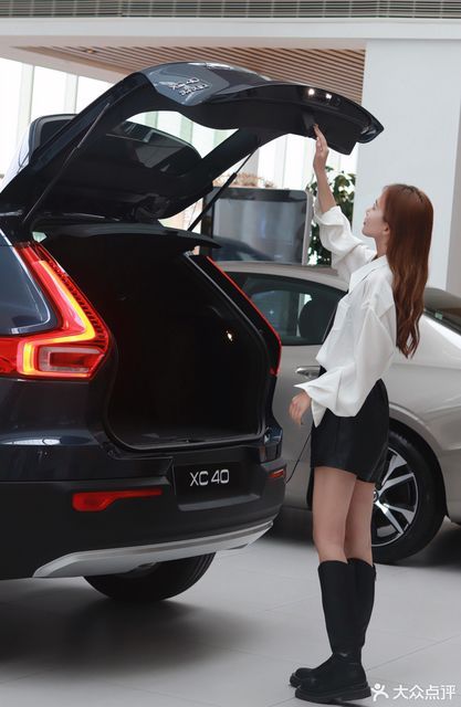 沃尔沃(宁波沃龙销售服务店)