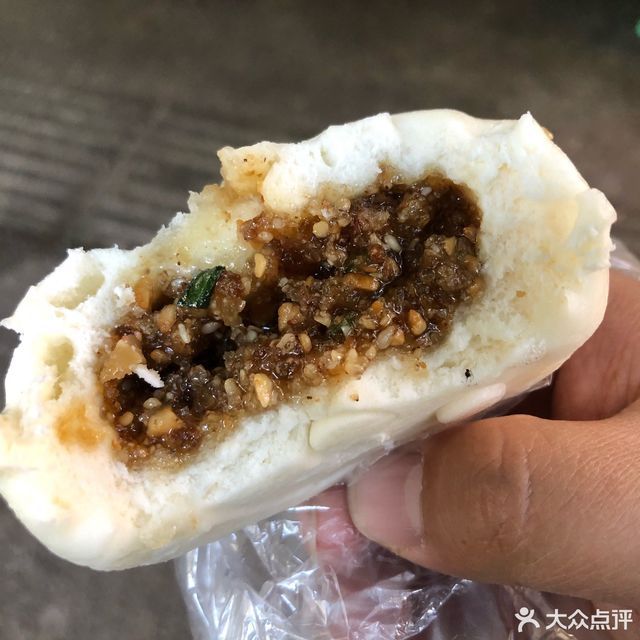 正宗三线肉包子柏香林店