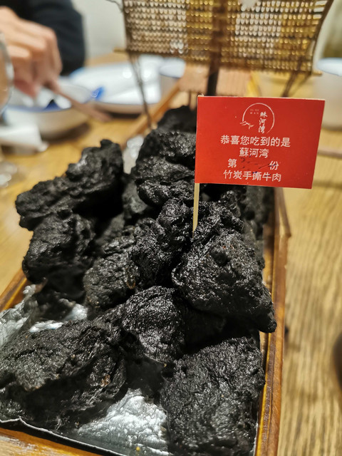 推荐菜:标签:餐馆餐饮介绍:地址(在哪里):苏河湾餐厅(东湖店)位于泰安
