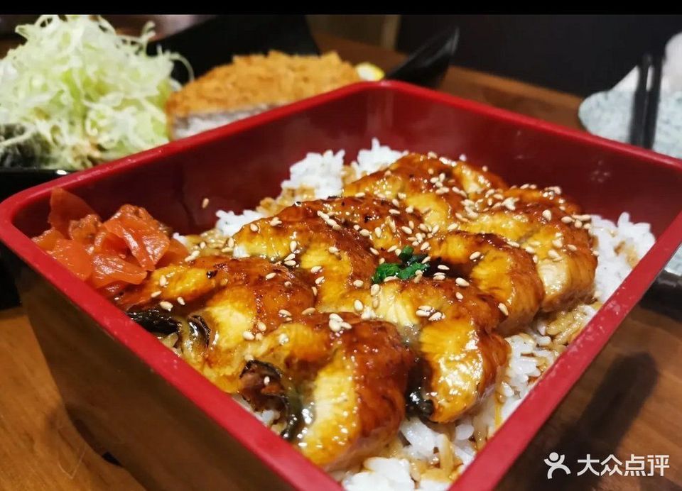 鳗鱼饭照片图片