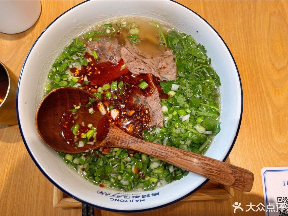 大片牛腱子兰州牛肉面图片