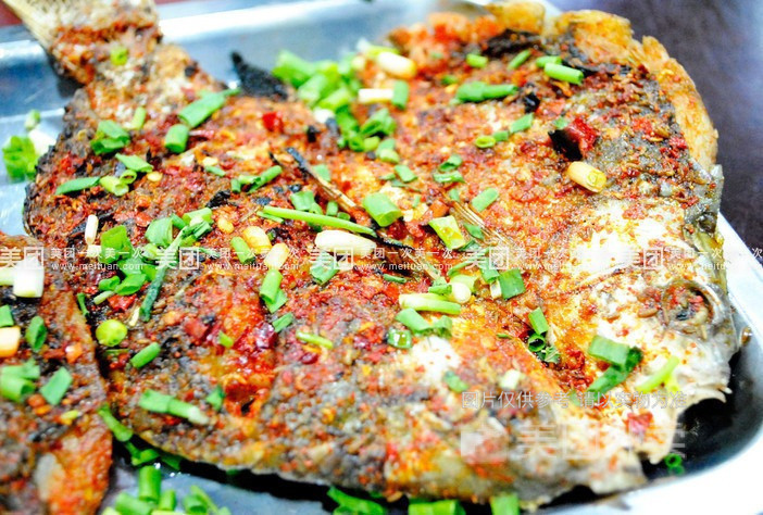 烤鲫鱼图片