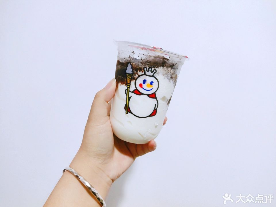 奥利奥雪王大圣代图片