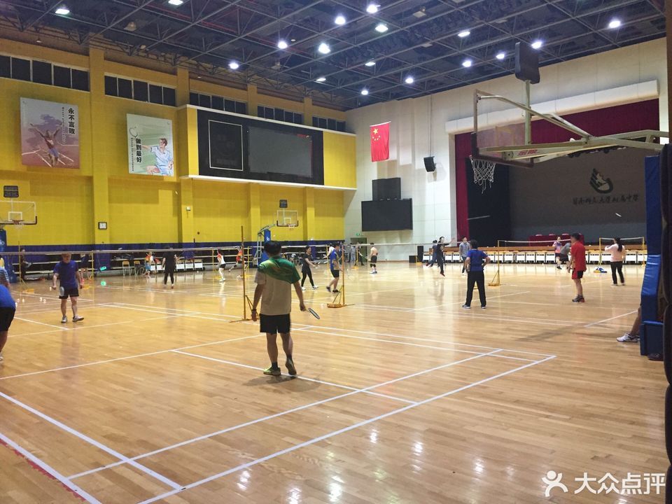 华南师范大学石牌校区南区体育馆图片