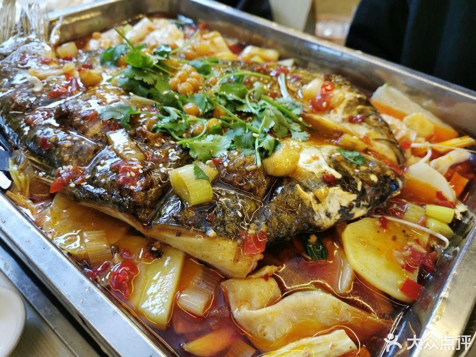 招牌碳烤湄公鱼图片