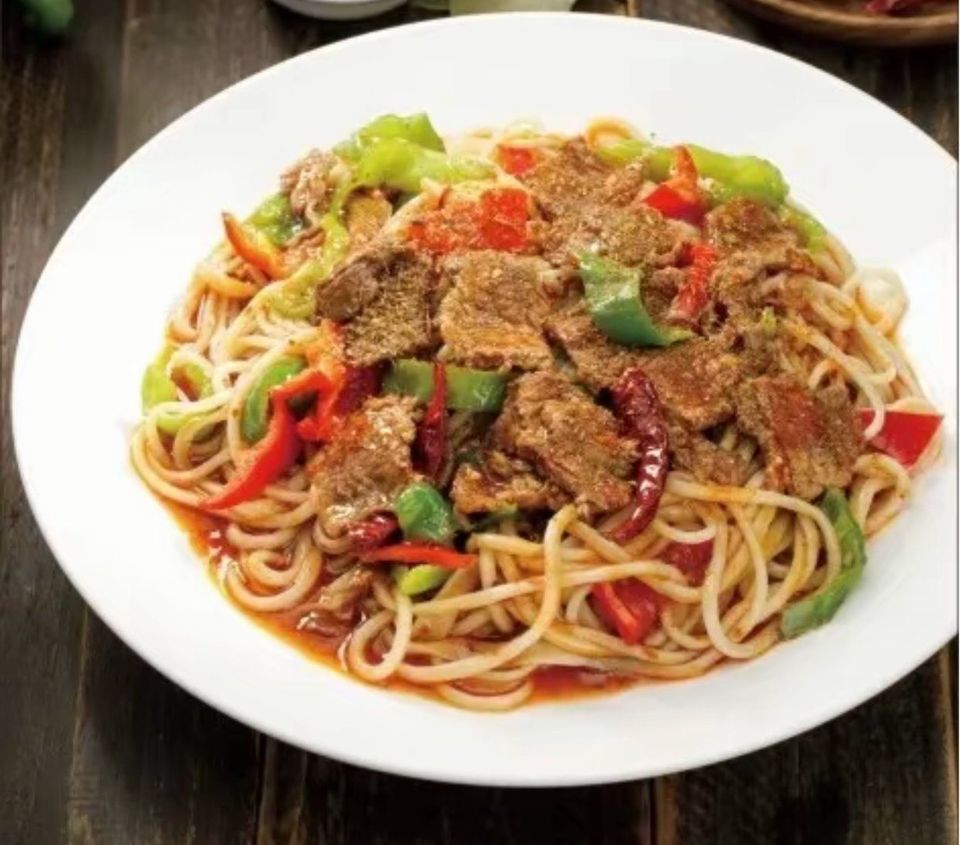 孜然羊肉拌面图片
