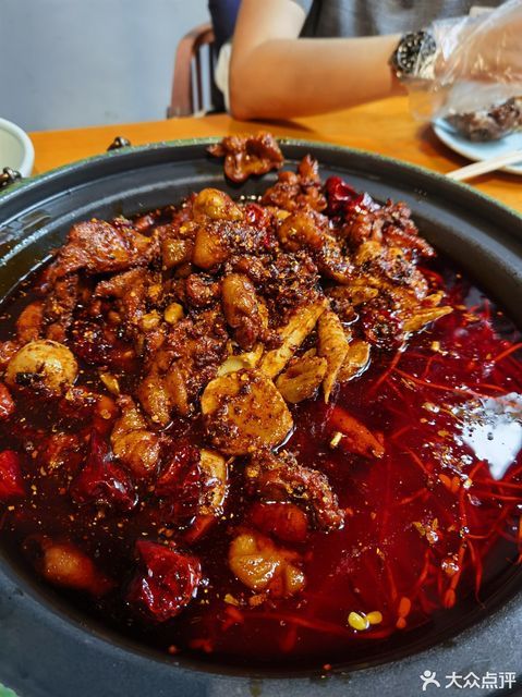 地址(在哪里):重庆光洪兔火锅位于成都市龙泉驿区龙泉街道文明东街5号