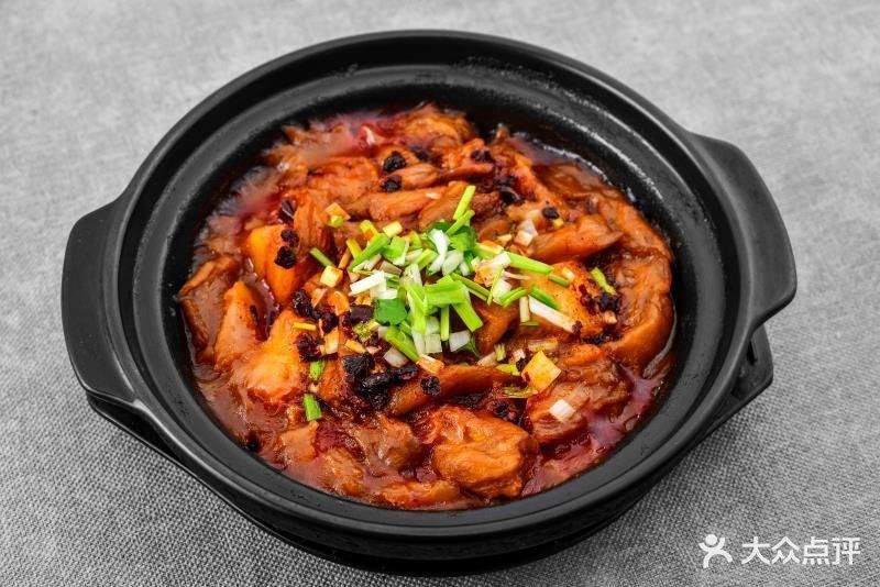 筋头巴脑土豆砂锅图片