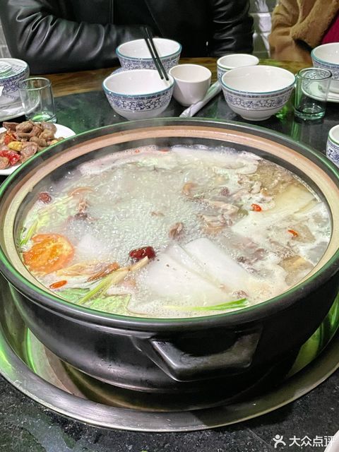 华蓥山鲜羊肉汤锅