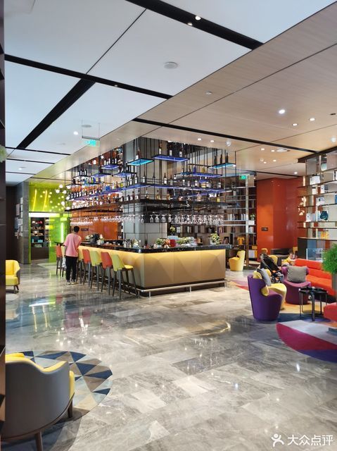 希尔顿欢朋酒店大堂吧图片