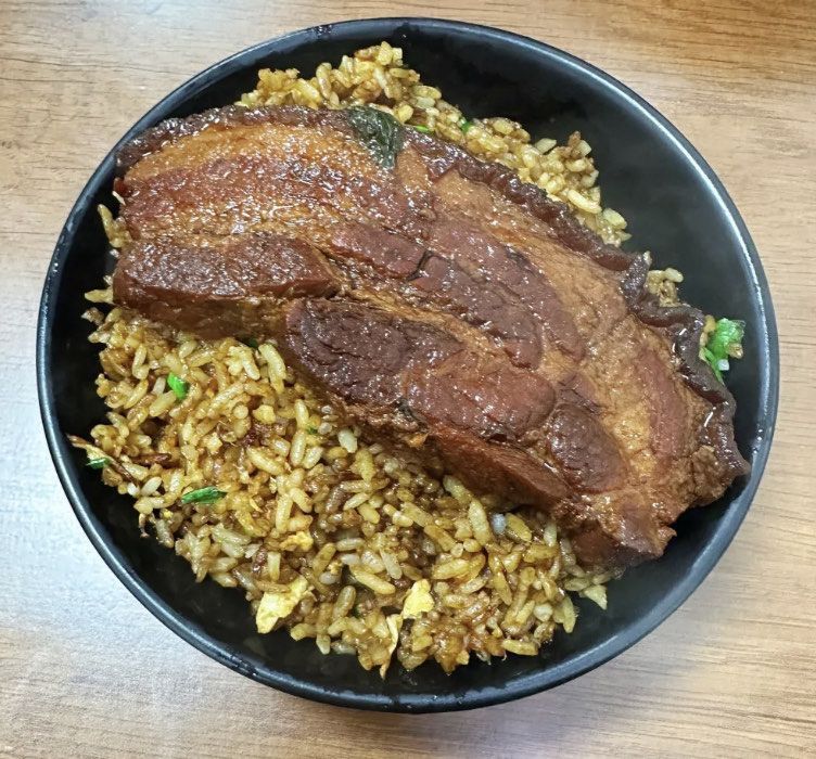 大肉炒饭图片