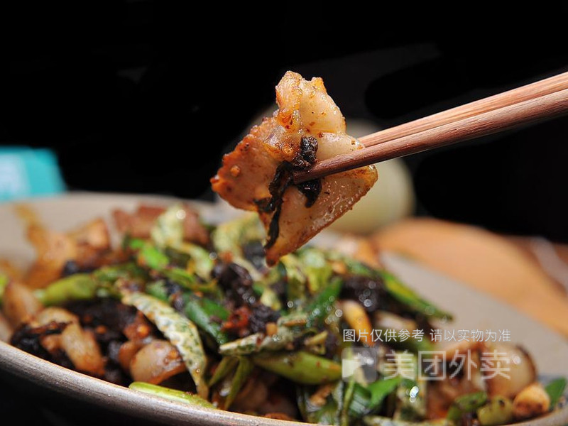 老咸菜回锅肉盖浇饭图片