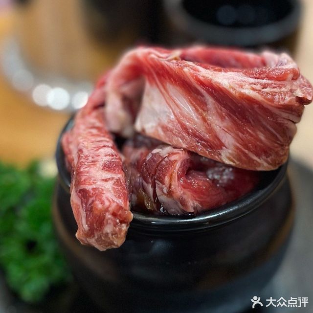 招牌秘制牛肋条图片