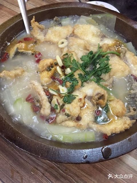 红满天石锅鱼图片