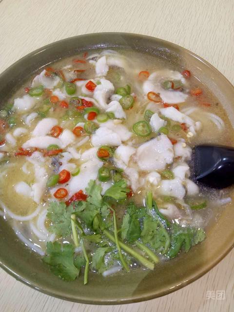 全洪藤椒鱼米线